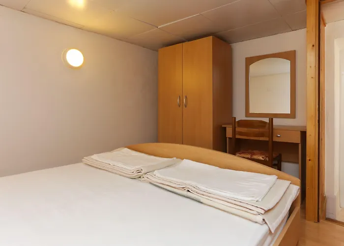 莱帕德美景公寓 招待所 3*